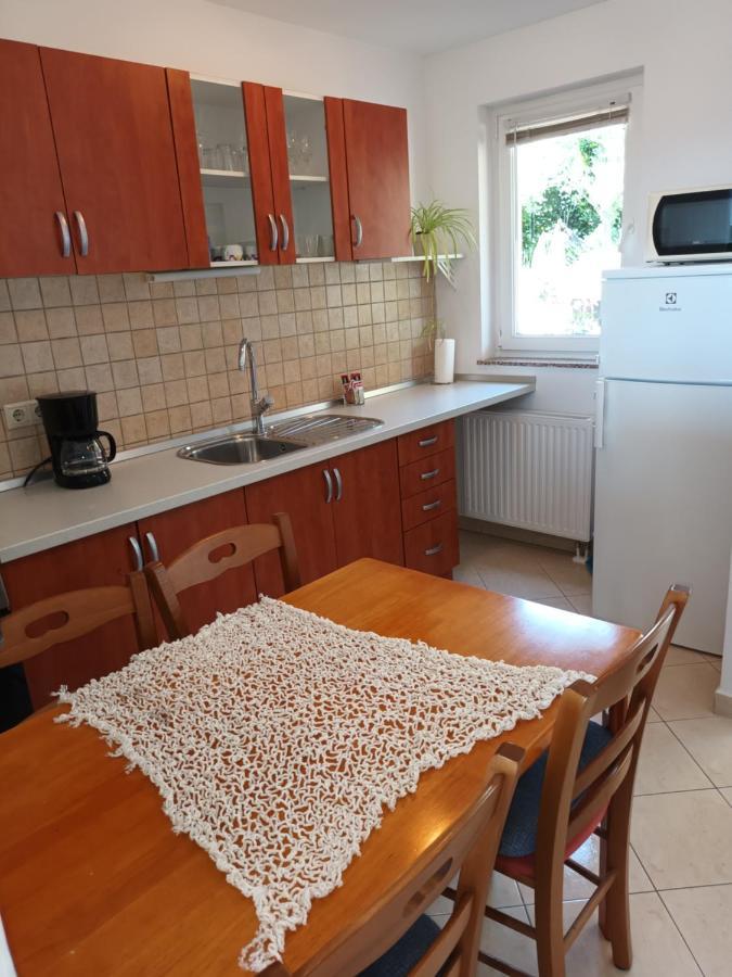 Ferienwohnung Sea & Honey Krk Town Exterior foto