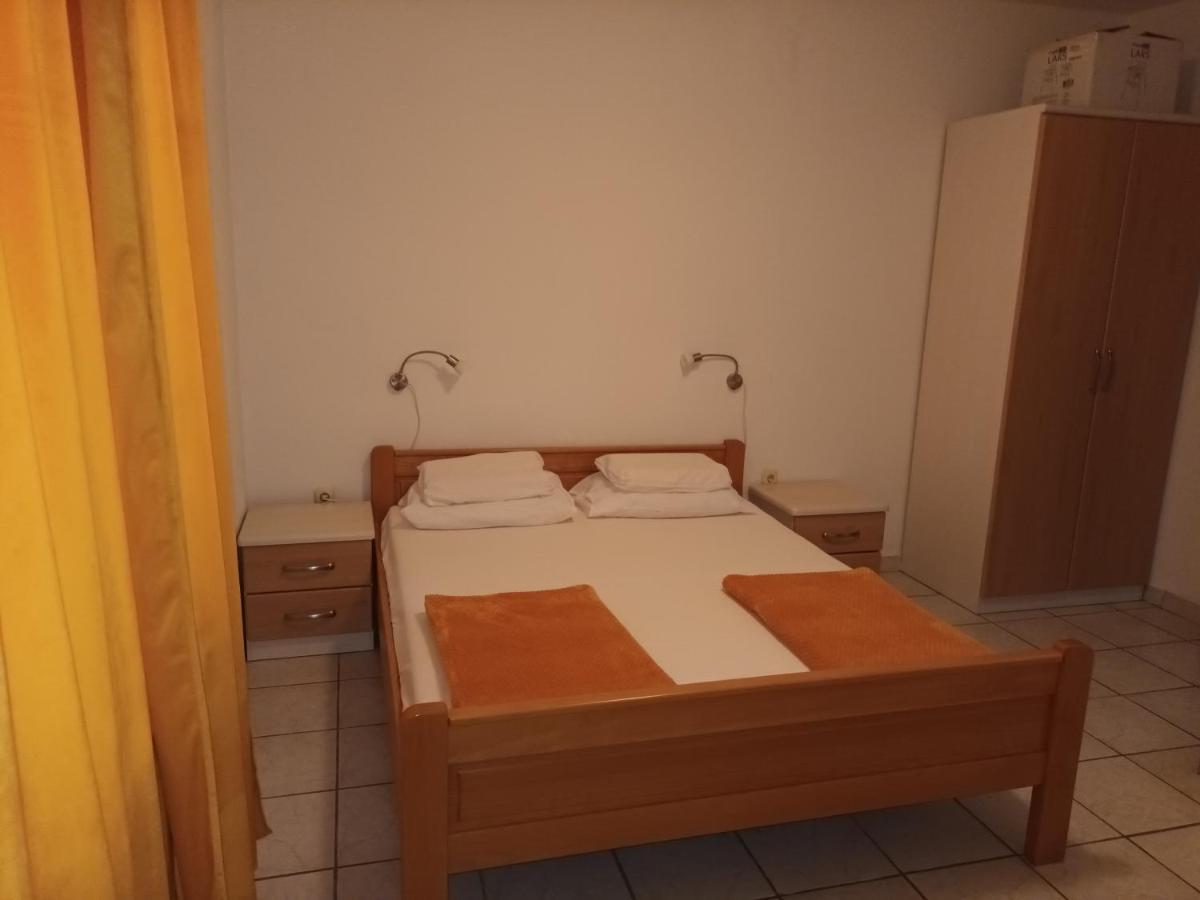 Ferienwohnung Sea & Honey Krk Town Exterior foto